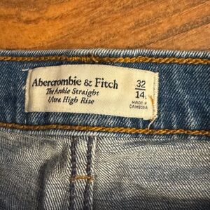 Abercrombie & Fitch Ultra High Rise Jeans